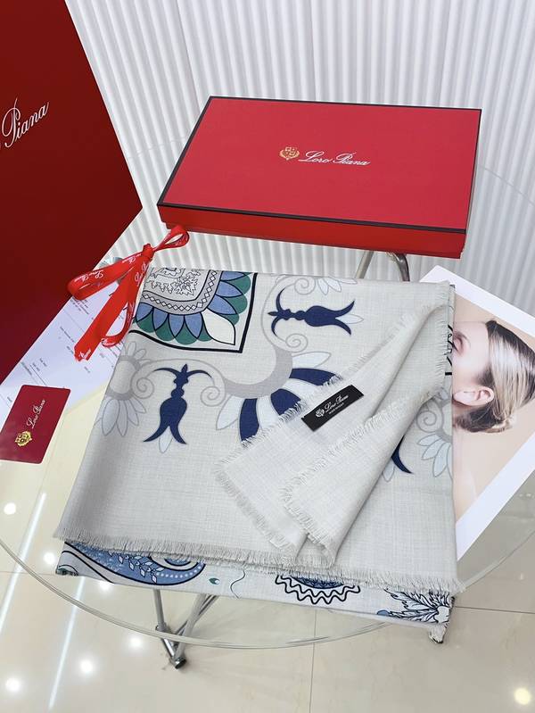 Loro Piana Scarf LPC00063 Loro Piana Scarf LPC00063